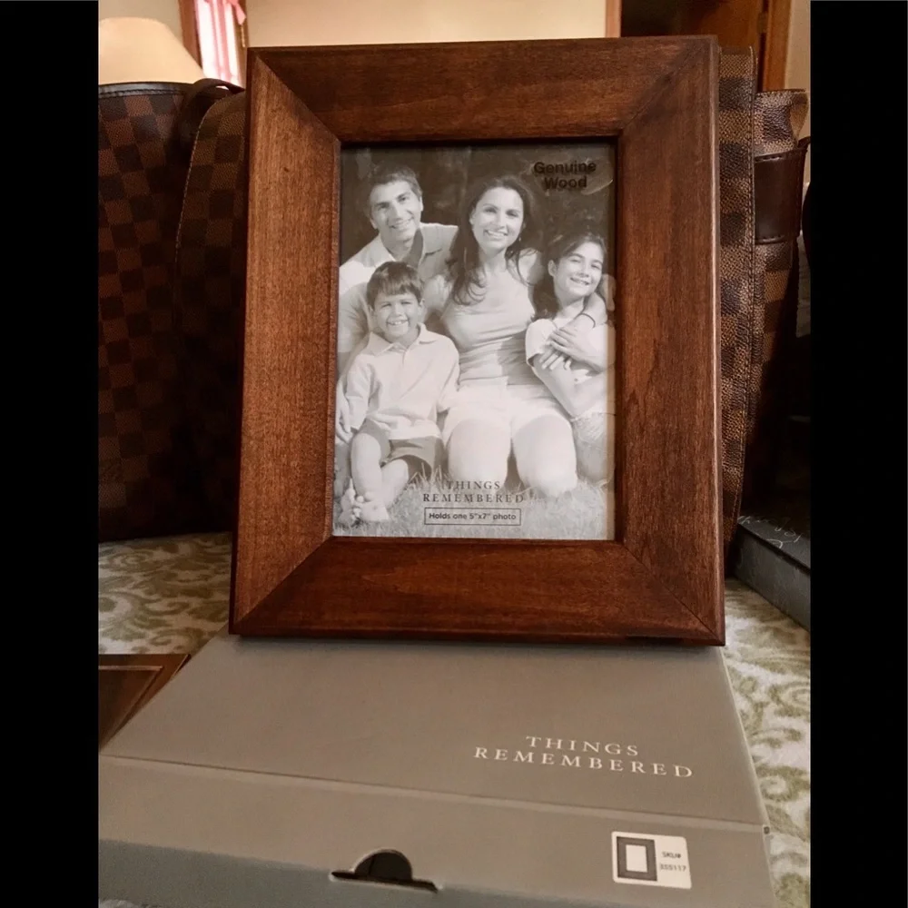 NIB Things Remembered Walnut Wood‎ Picture Frame